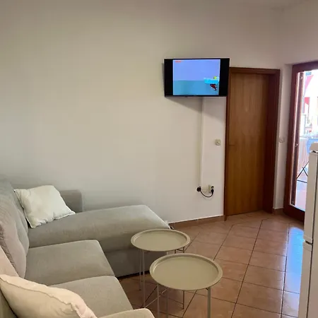 Maja Apartament *